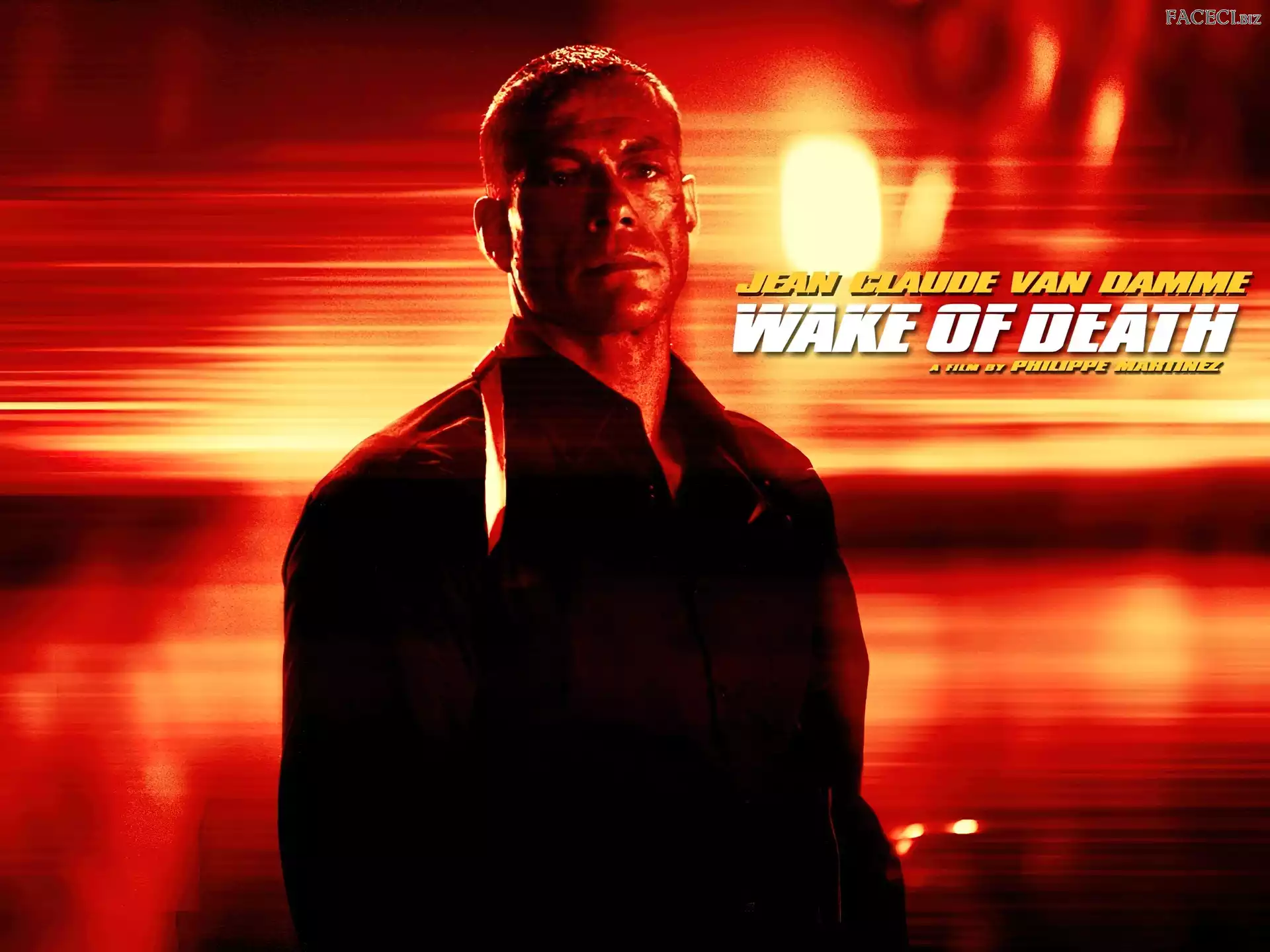 Jean Claude Van Damme, czarny strój